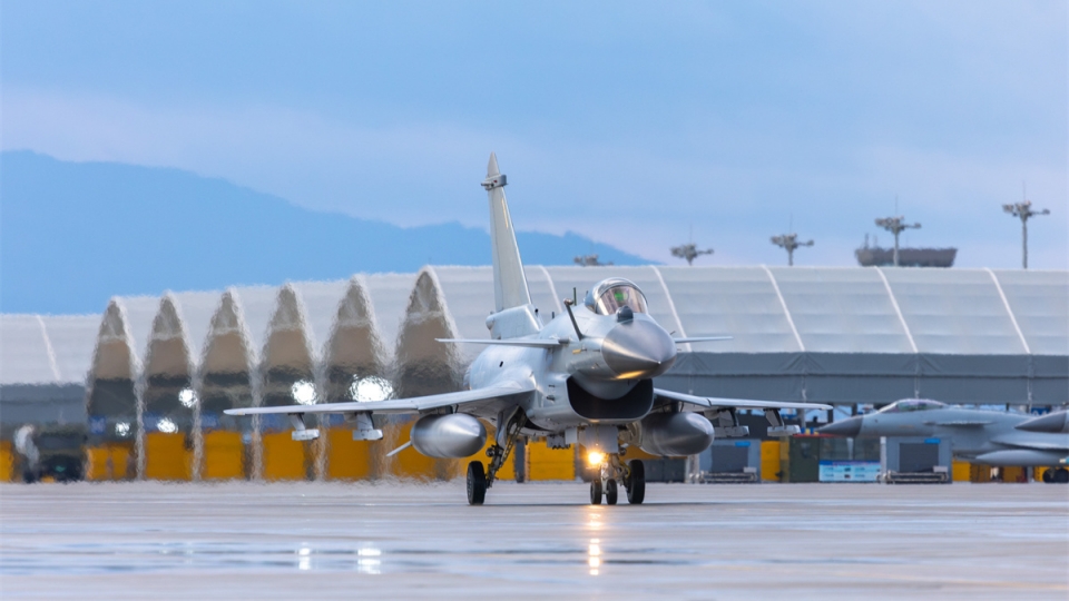 J-10 fighter jet soars into sky