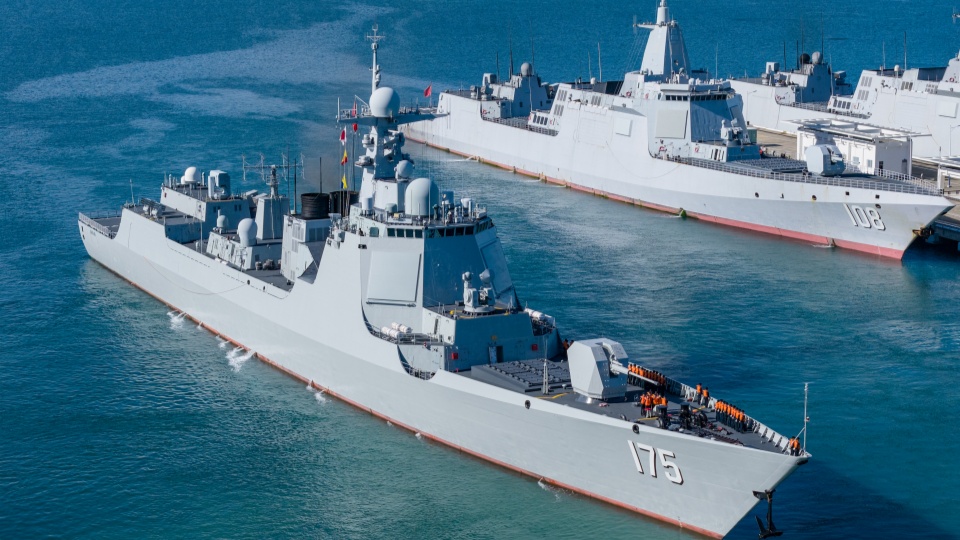 Chinese naval vessels train in South China Sea