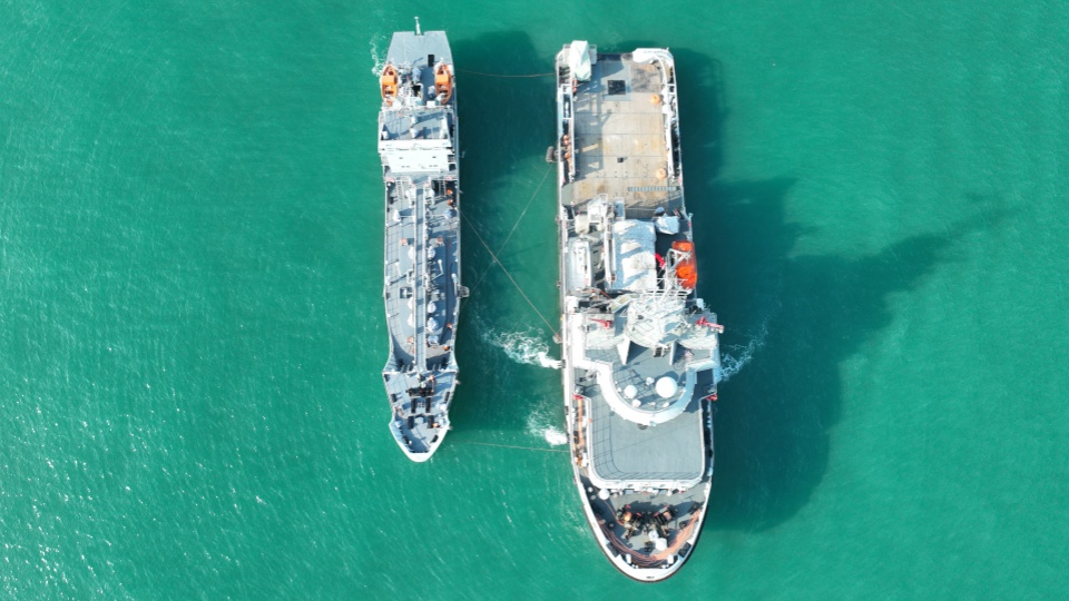 Training of mooring and unmooring to derelict vessel