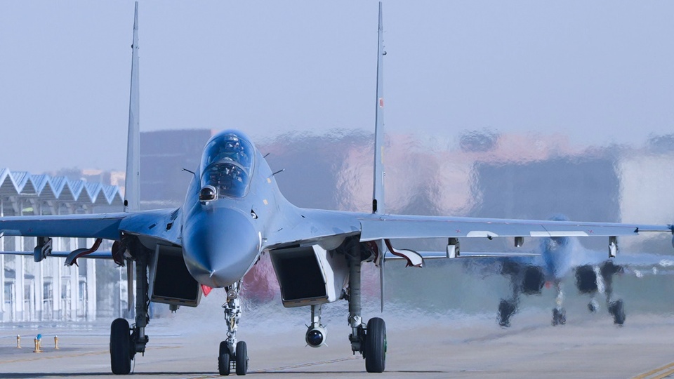 Su-30 Fighters in Training