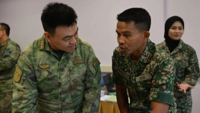 Chinese, Malaysian troops hold exchange activities during 