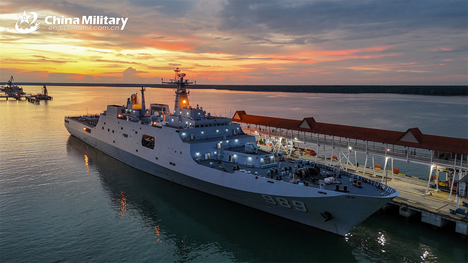 海军989编队结束马来西亚访问启程前往印度尼西亚