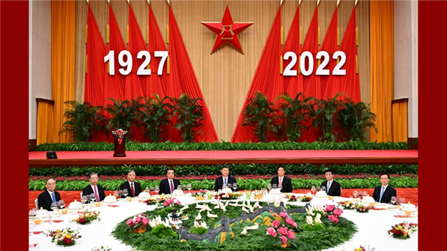 Xi attends reception celebrating 95th founding anniversary of PLA