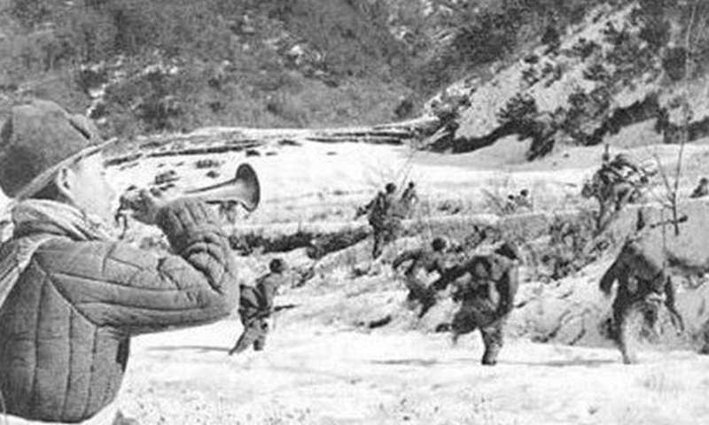 logs-on-the-move-a-striking-scene-for-a-us-korean-war-veteran