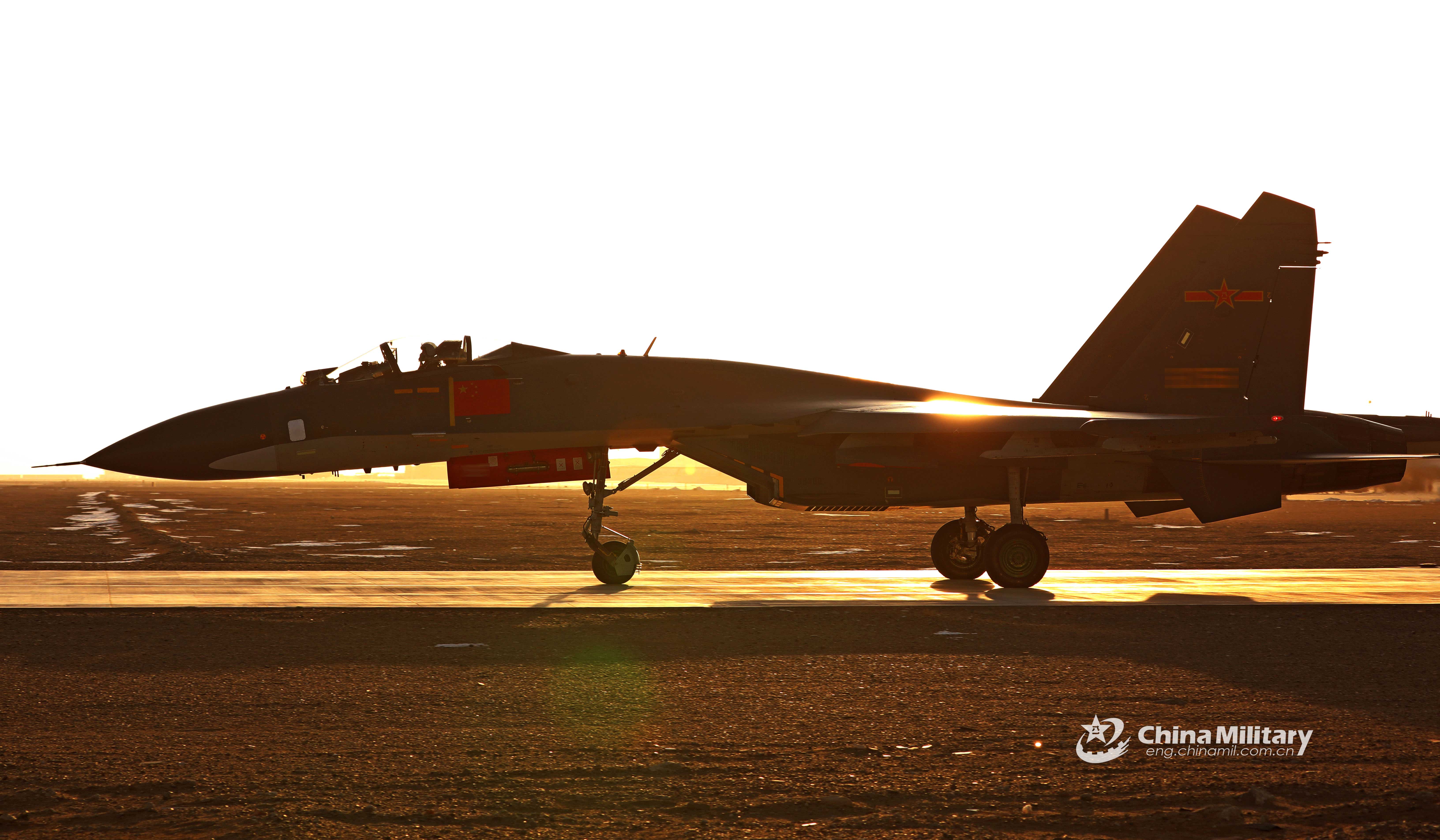 j-11 fighter jets train in desert area