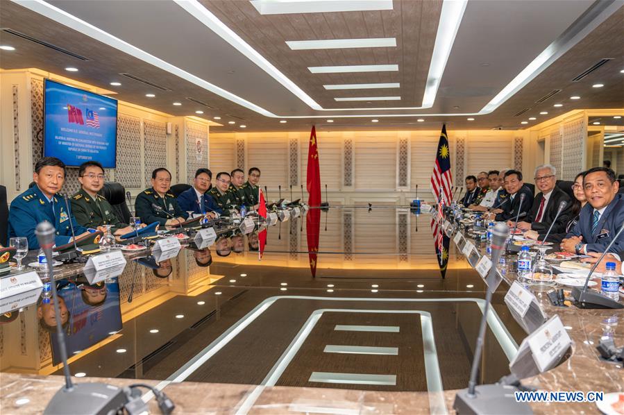 Malaysian PM meets Chinese defense minister on bilateral cooperation