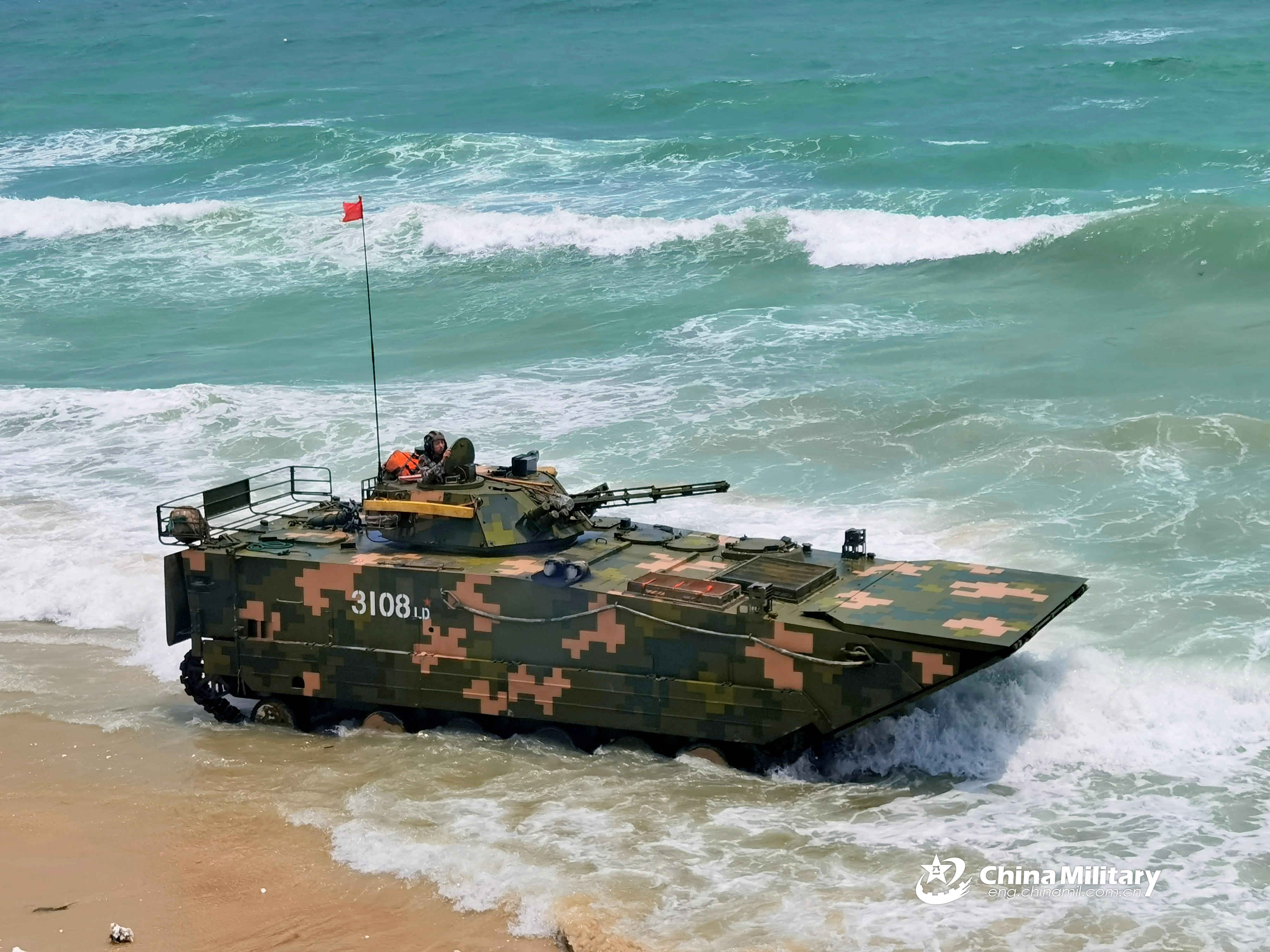 Amphibious IFV makes way to sea - Ministry of National Defense