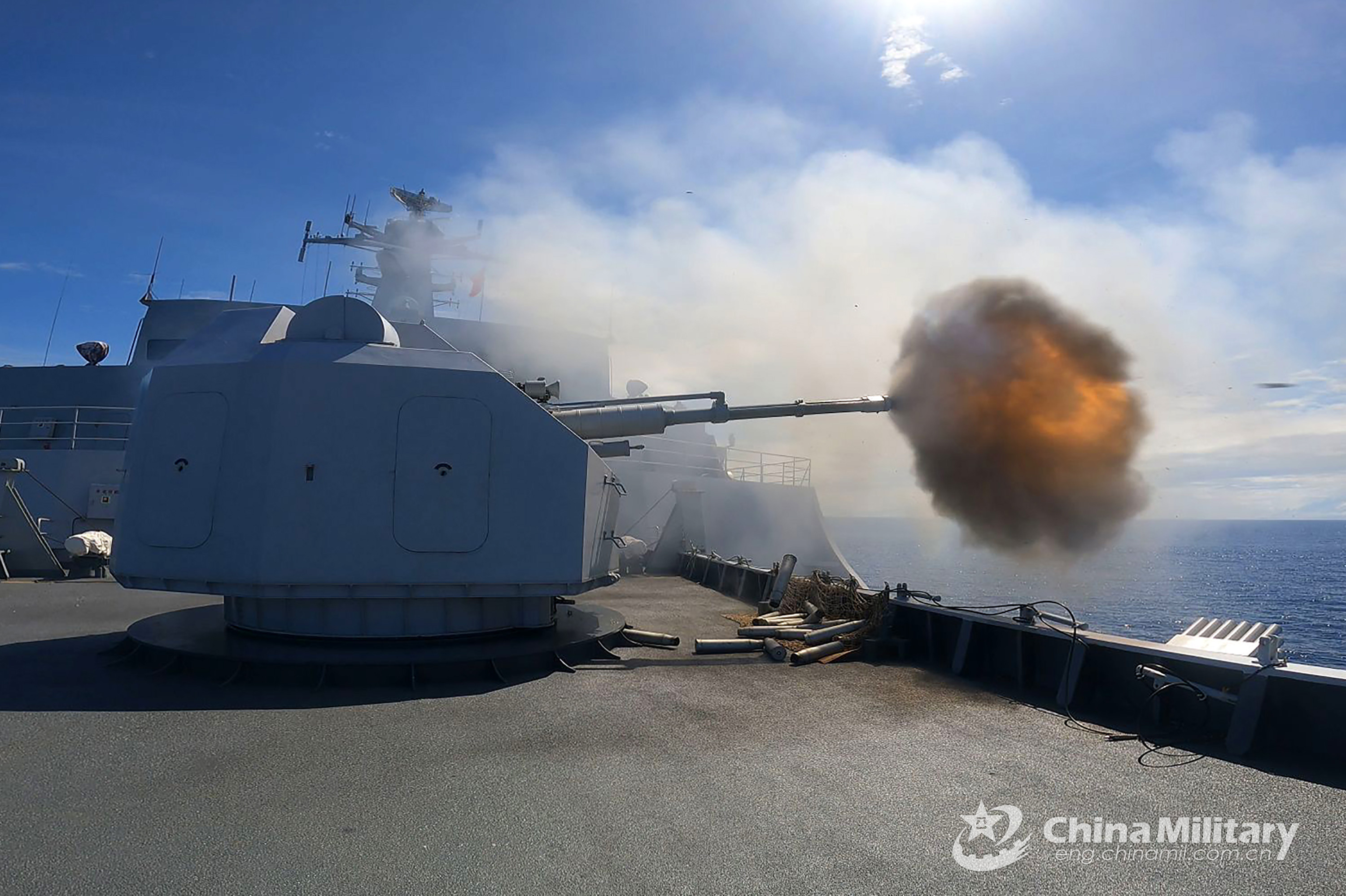 Amphibious transport dock landing ship carries out maritime training