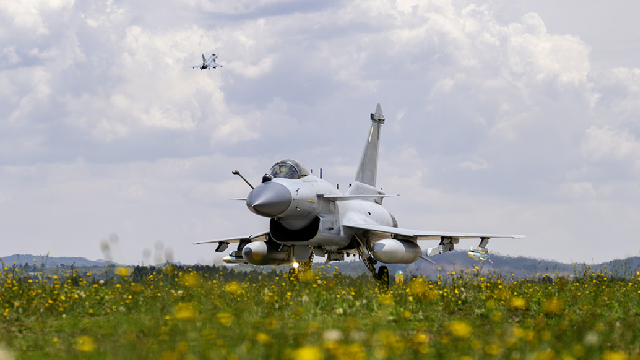 J-10 fighter jet taxis on the runway