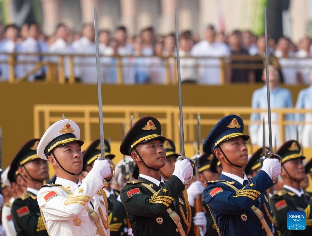 V-Day) PLA guards of honor formation marches through Tian'anmen