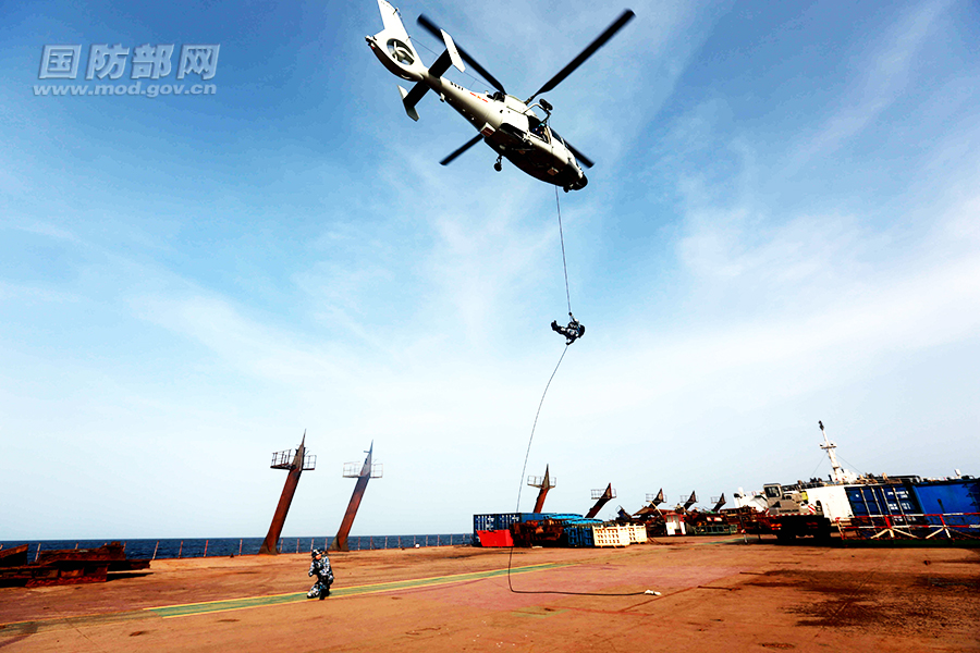29th Chinese Naval Escort Taskforce Offers Medical Assistance To Two